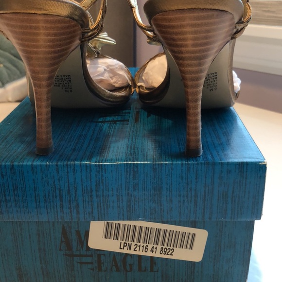 Vintage Metallic Bronze Kitten Heels - Picture 5 of 13